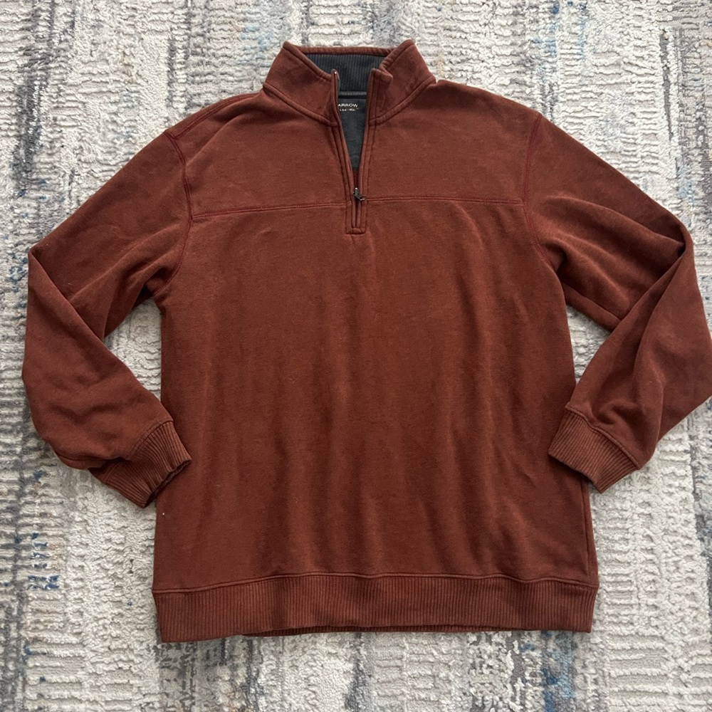 Rust brown arrow quarterzip